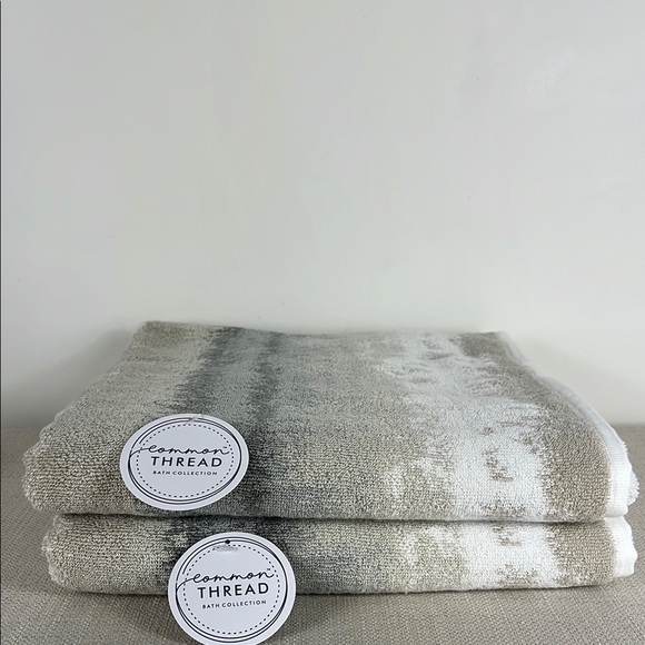 Common Thread Other - Common Thread Bath Towel Set Gray Tan White Abstract Pattern Cotton 2 pc Set NEW